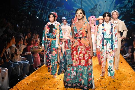  Siam Paragon Fashion Week: A Celebration of Thai Textiles and the Unexpected Triumph of Uncle Boonmee